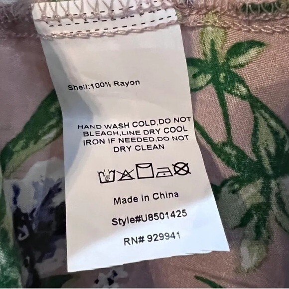 Suzanne Betro pink blush floral wrap top size medium - Picture 7 of 7